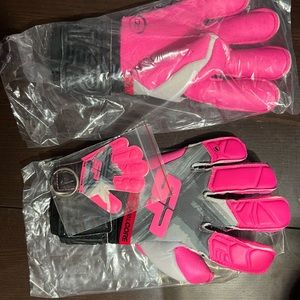 Goalkeeper gloves